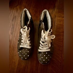 Candie’s Women’s Gold Studded Y2K Grunge Punk Brown Sz 5.5 High Top Sneakers